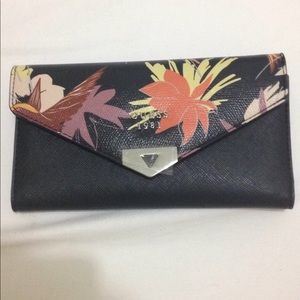 Guess wallet